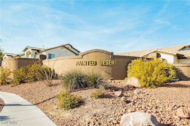 view of community / neighborhood sign