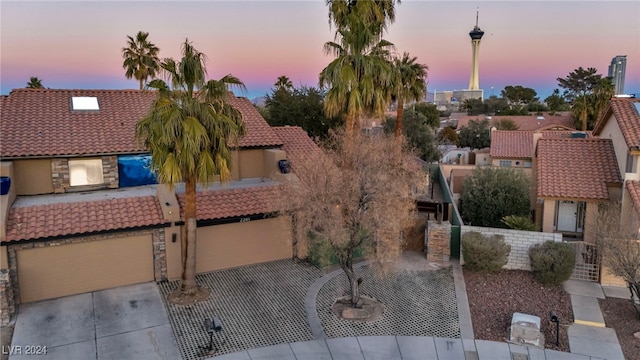 view of aerial view at dusk