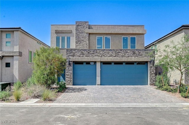 view of front facade with a garage