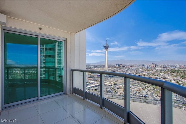 balcony featuring a mountain view