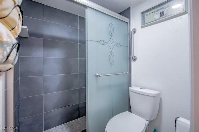 1701 E Katie Ave Unit 72, Las Vegas, NV 89119 - bathroom with toilet and a tile shower