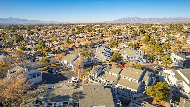 bird's eye view featuring a mountain view