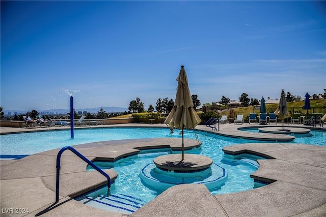 view of swimming pool