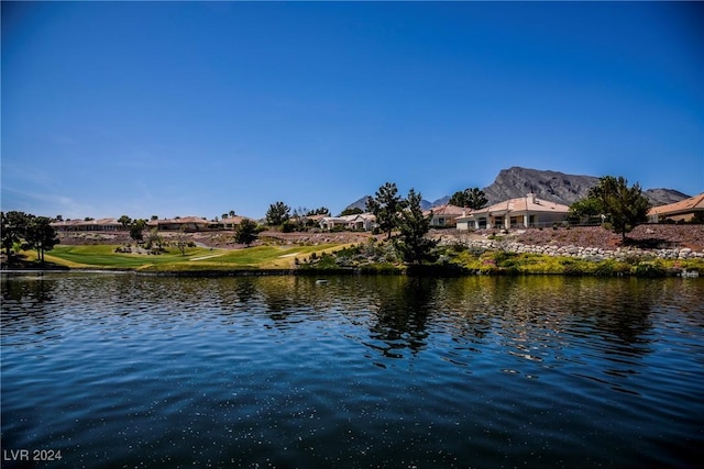 water view featuring a mountain view