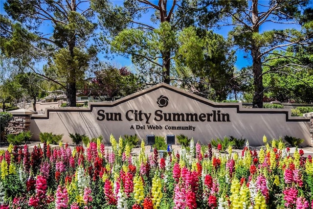 view of community / neighborhood sign