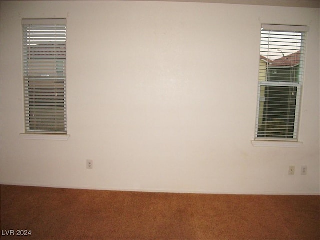 view of carpeted spare room