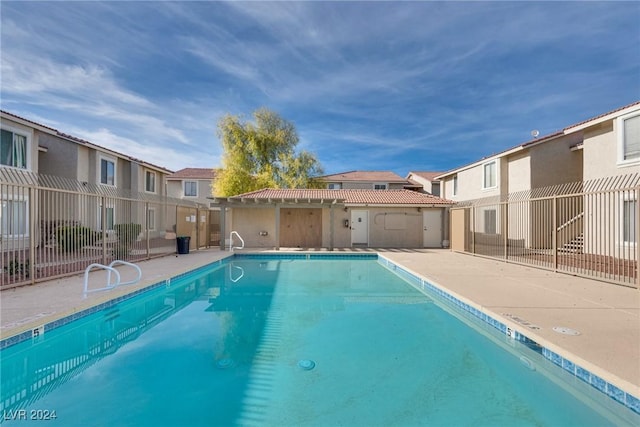 view of swimming pool