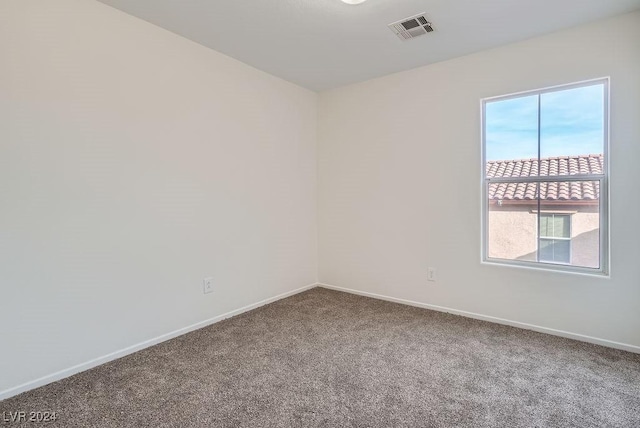 view of carpeted spare room