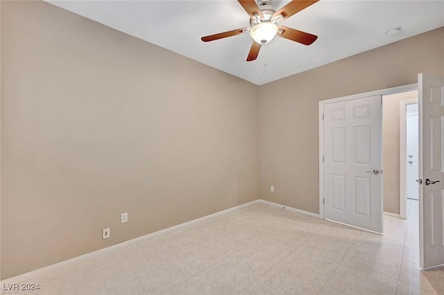 empty room featuring ceiling fan