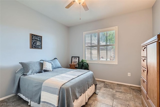 bedroom with ceiling fan