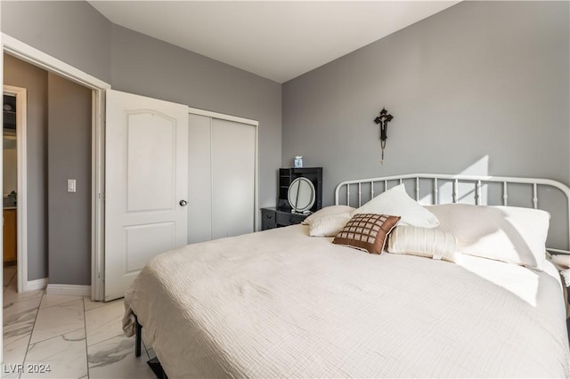 bedroom featuring a closet