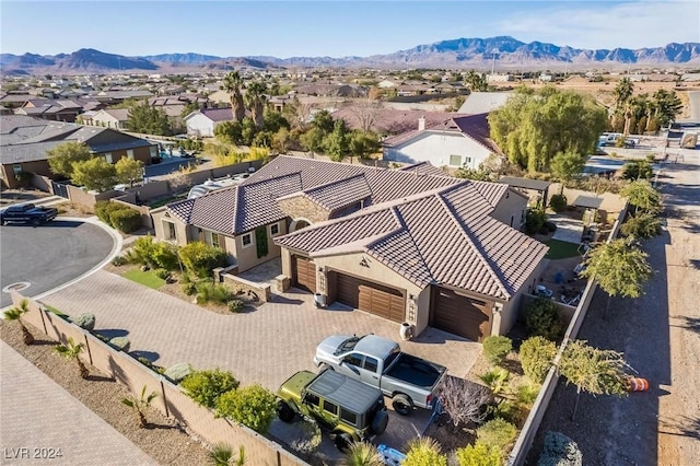 bird's eye view with a mountain view