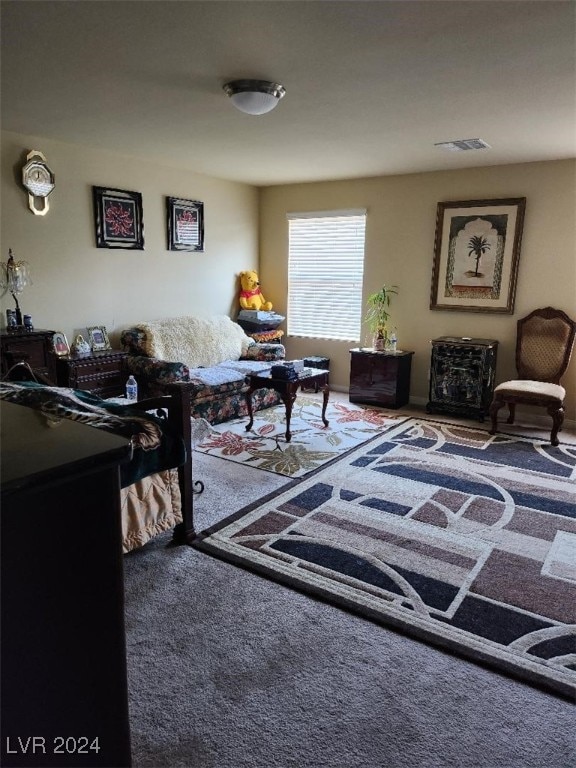 bedroom with carpet flooring