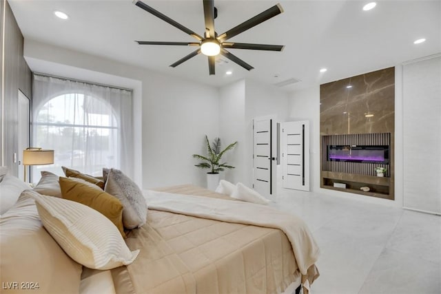 bedroom with ceiling fan