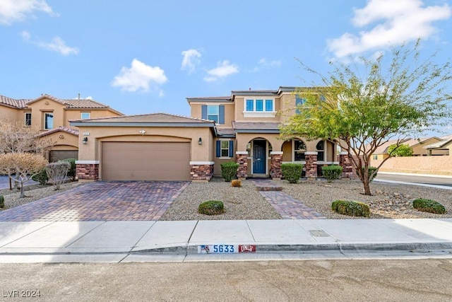 view of front facade with a garage