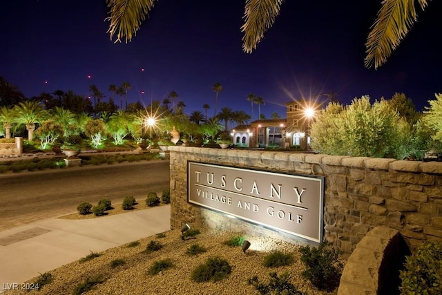 view of community / neighborhood sign