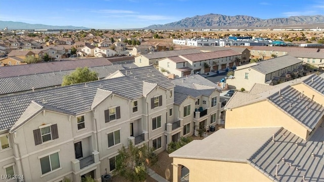 bird's eye view with a mountain view