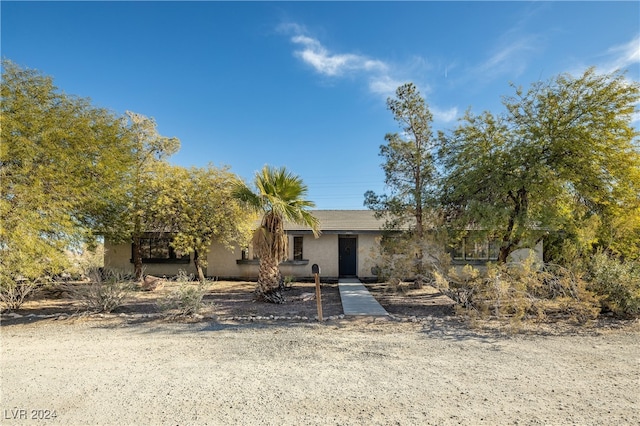 view of front of property