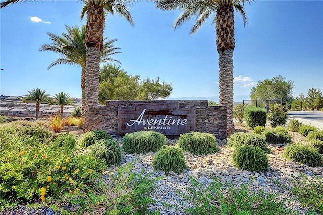 view of community / neighborhood sign