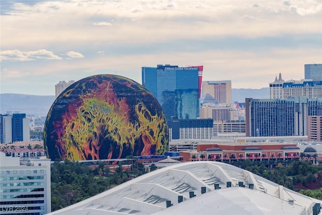 view of city featuring a mountain view