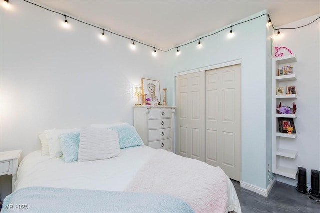 bedroom featuring a closet