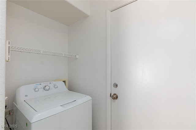 laundry room with washer / clothes dryer