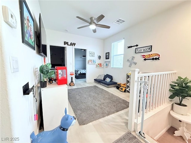 bedroom with ceiling fan