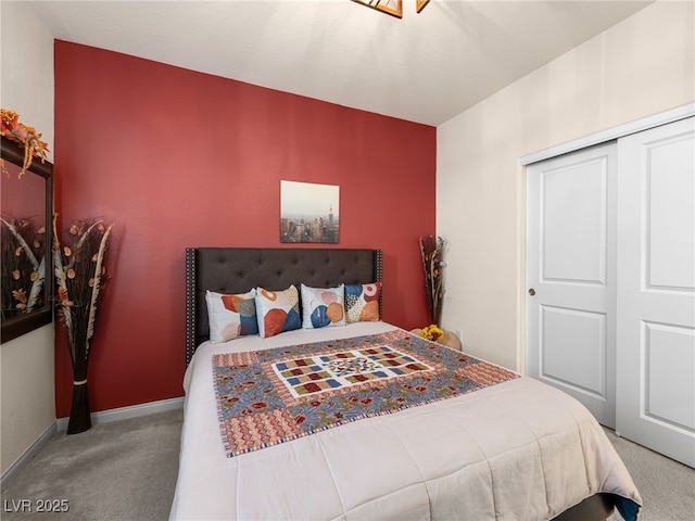 bedroom featuring carpet floors and a closet