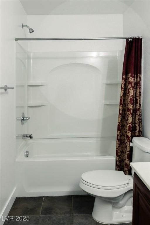 full bathroom featuring shower / tub combo with curtain, vanity, and toilet