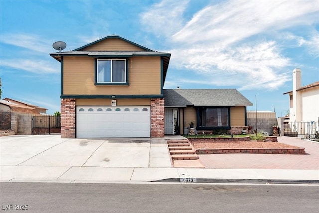 view of front property featuring a garage