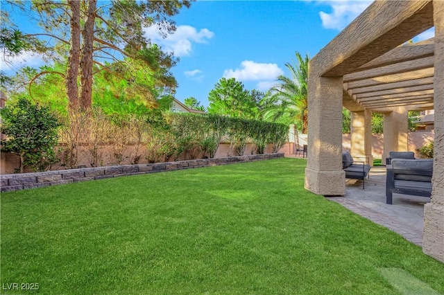 view of yard featuring a patio