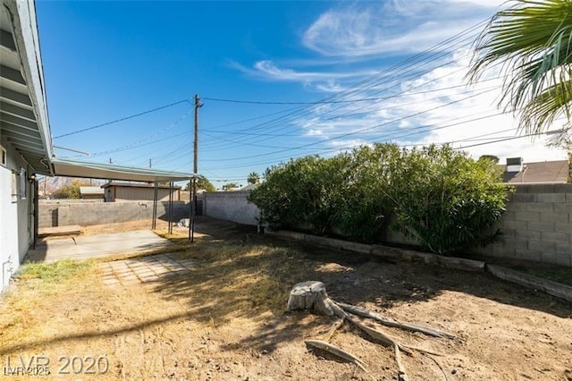 view of yard with a patio