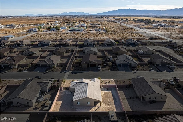 bird's eye view featuring a mountain view