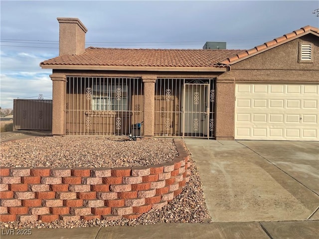 view of front of house featuring a garage