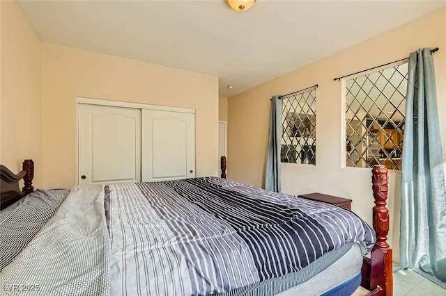 bedroom with a closet