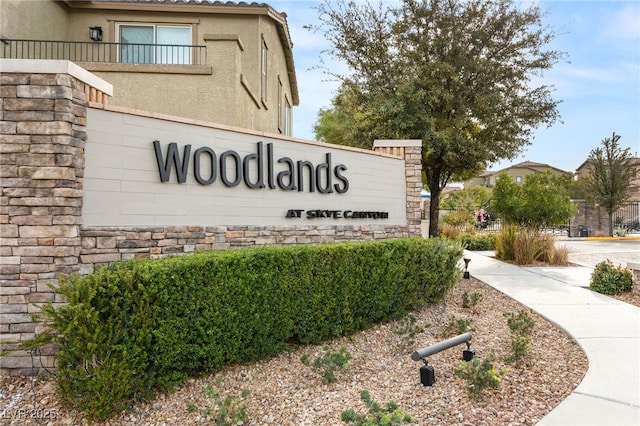 view of community / neighborhood sign