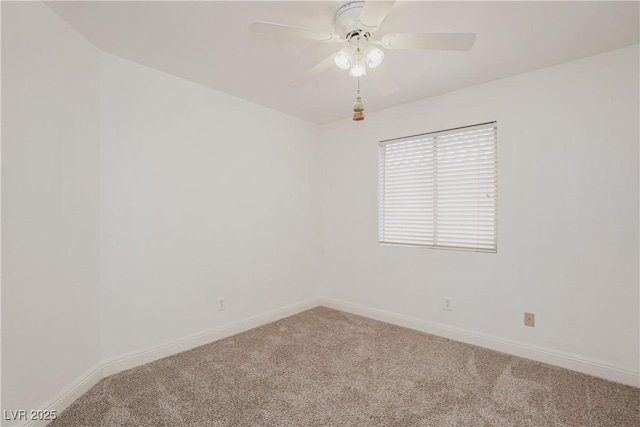 unfurnished room with carpet flooring and ceiling fan