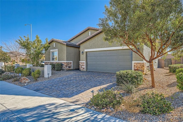 view of front facade with a garage