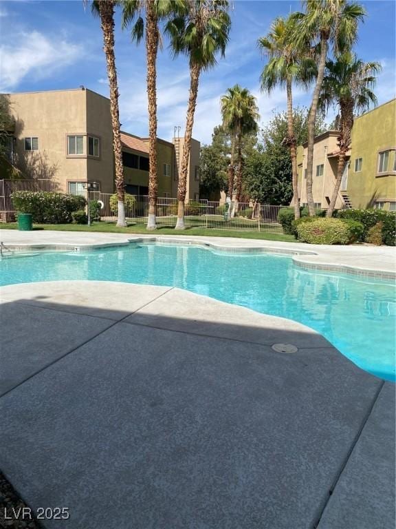 view of swimming pool