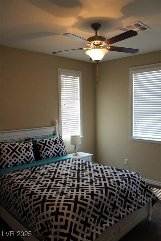 bedroom with ceiling fan