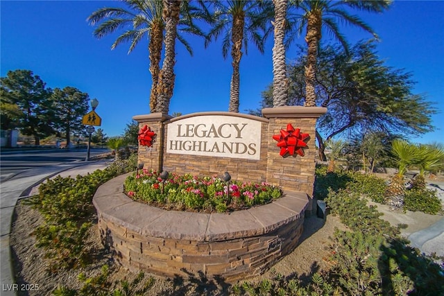 view of community / neighborhood sign