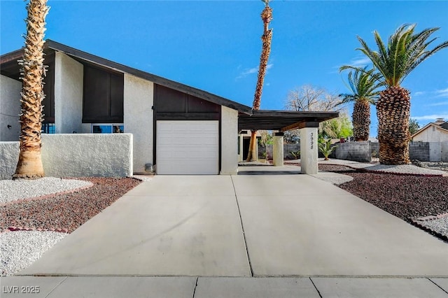 view of front facade with a garage