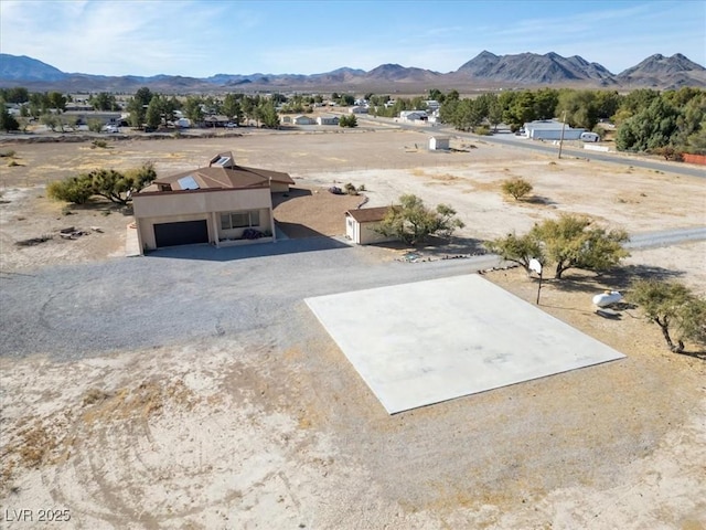 bird's eye view featuring a mountain view