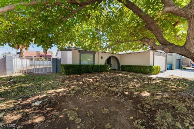 view of front of house featuring a garage