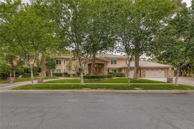 view of front of house featuring a front yard