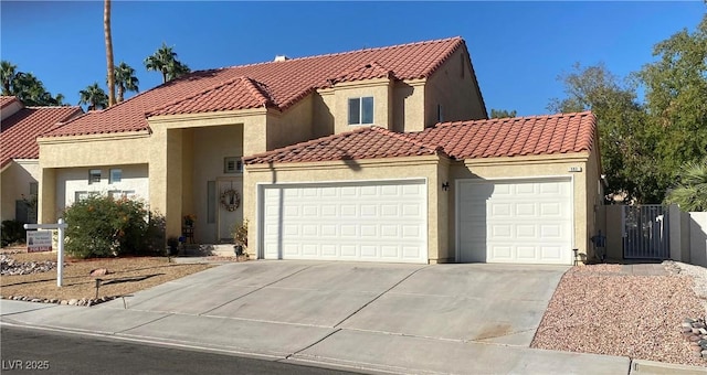 view of front facade featuring a garage