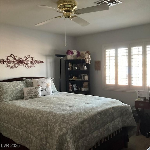 bedroom with ceiling fan