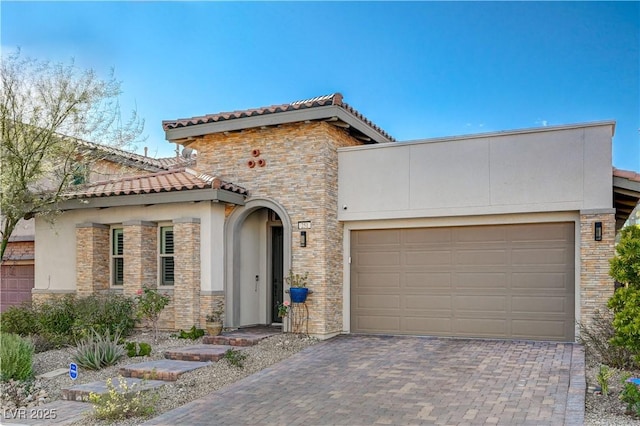 view of front facade with a garage