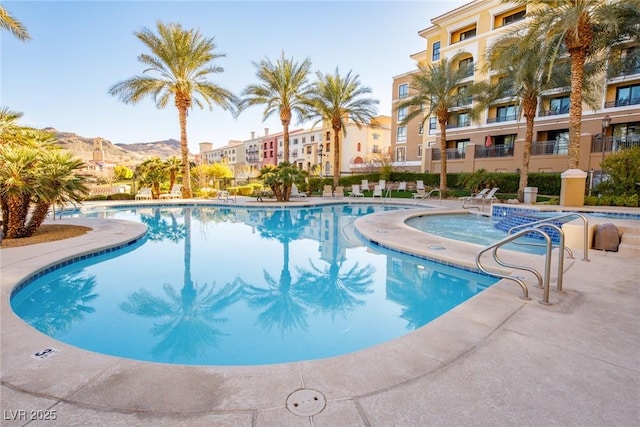 view of pool featuring a mountain view