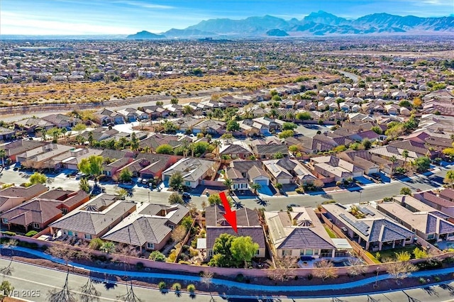 bird's eye view with a mountain view